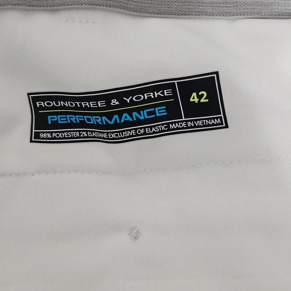 Men Shorts 42X7 White Straight Fit Flat Front Elastic Waistband Performance 1015